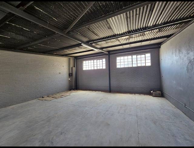 800M² WAREHOUSE TO LET IN BENROSE